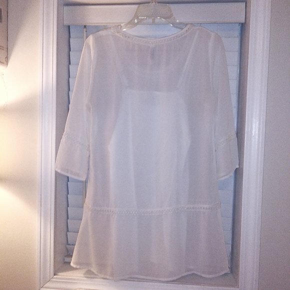 Monoreno NWOT White Sheer Tunic with Crochet Detail Medium - Picture 5 of 8